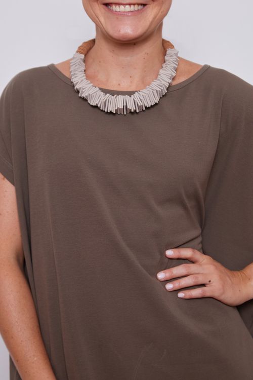 Colar Corino Fecho Madeira Imã
CARAMELO/OFF