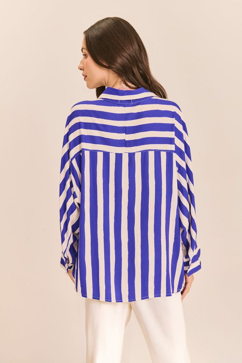 BLUSA_ESTAMPADA_QUADRADA_COM_RECORTES_LISTRA_MARINHO_ROU2271_PAPEL_CRAFT_3