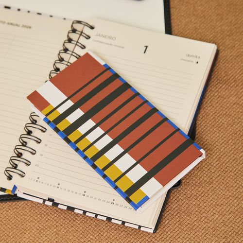 Agenda Semanal de Bolso Costurada Estampada 2026
ENTRELINHAS