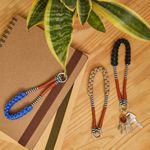 CHAVEIRO_DE_LINHA_COM_MACRAME_PRETO_CO3152_PAPEL_CRAFT_2