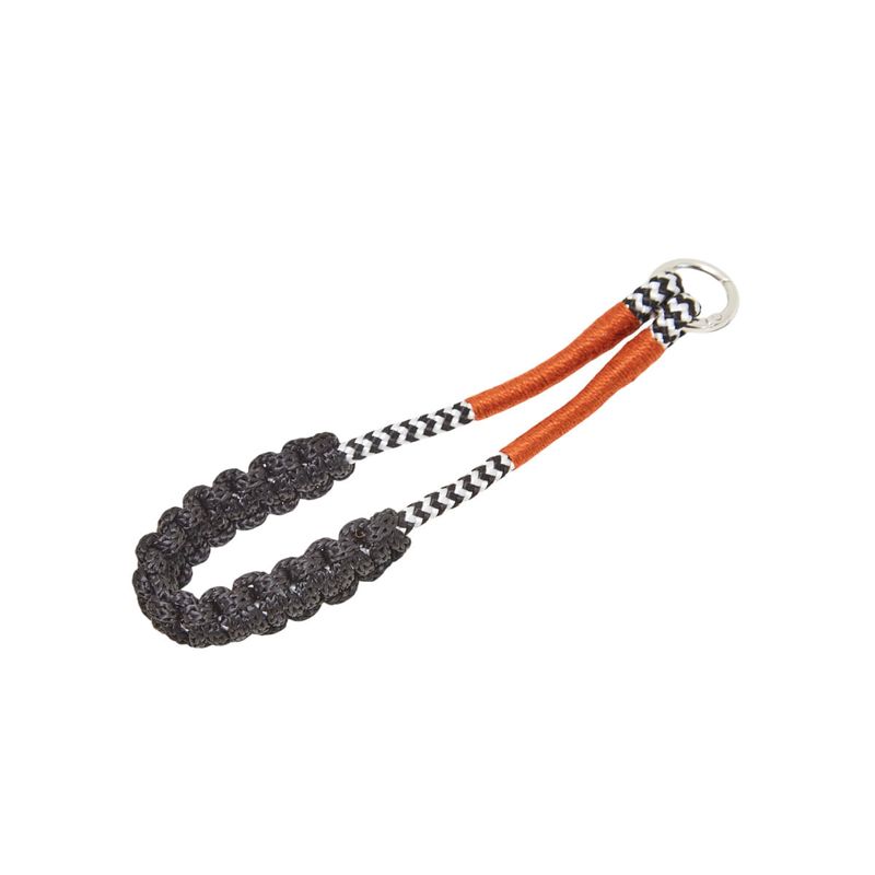 CHAVEIRO_DE_LINHA_COM_MACRAME_PRETO_CO3152_PAPEL_CRAFT_4