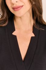 VESTIDO_MALHA_NEO_COM_BOLSOS_E_DETALHE_GOLA_PRETO_-ROU2276_PAPEL_CRAFT_2