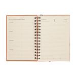 AGENDA_DIARIA_LUXO_GARRA_IMITLIN_2026_CARAMELO_AG1846_PAPEL_CRAFT_9