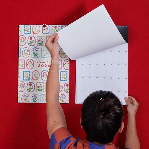 Calendário de Parede Laços de Flor 2026