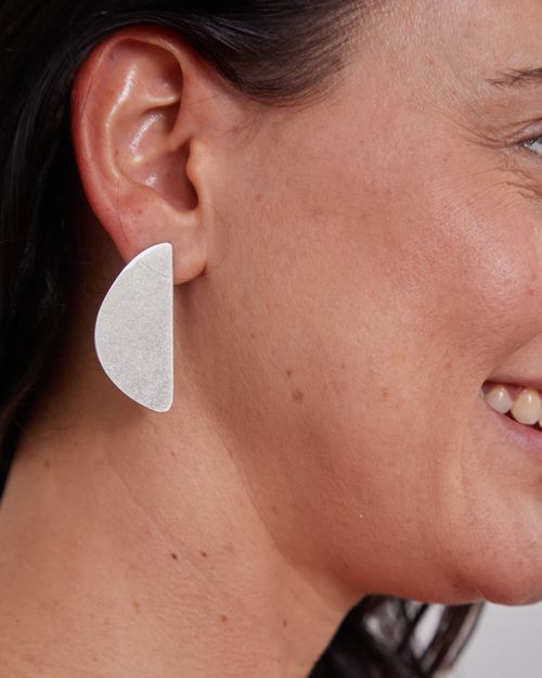Brinco Meia Lua PRATA FOSCO