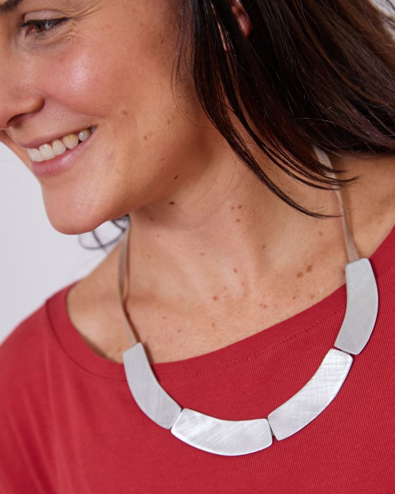 COLAR_ALUMINIO_E_COURO_PASSEIO_ROU2321_PAPEL_CRAFT_2