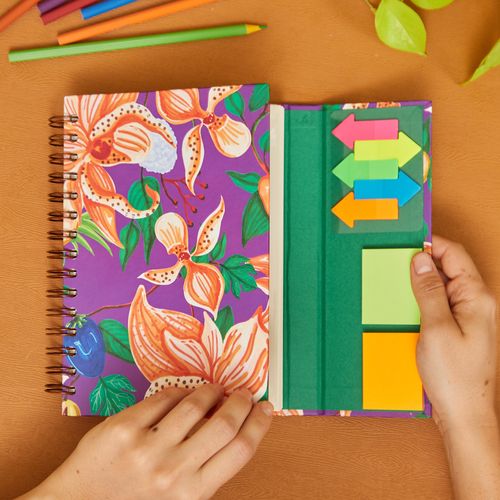 Agenda Diária Luxo Garra com Aba 2026 
FRUTA FLOR