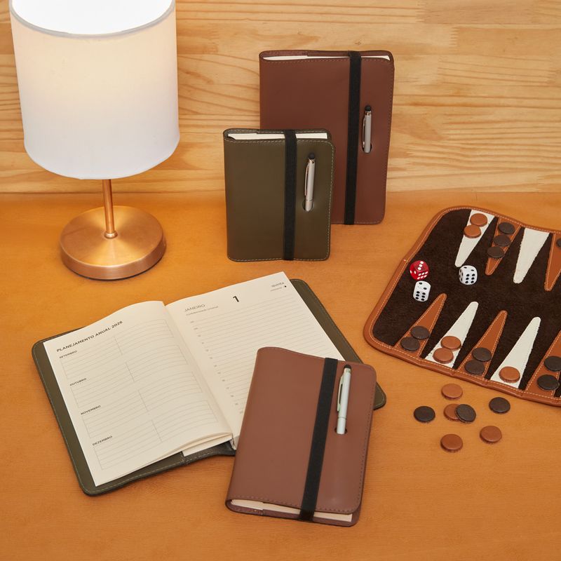 AGENDA_COURO_FURO_LUXO_2026_MILITAR_AG1853_PAPEL_CRAFT_2