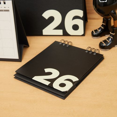 Calendário de Mesa P Tipográfico 2026