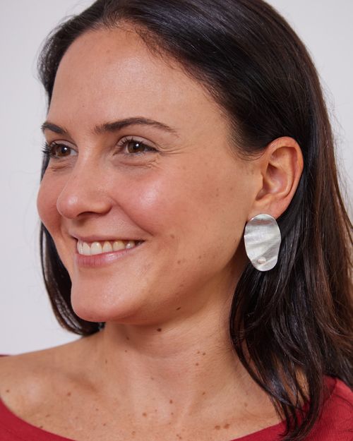 Brinco Alumínio e Perola Doce Oval Amassado
PRATA FOSCO