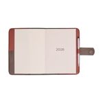 AGENDA_SEMANAL_COURO_LINGUETA_15_5_X_21_COM_CANETA_2026_MOGNO_MILITAR_AG1857_PAPEL_CRAFT_5