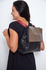 BOLSA_MOCHILA_COURO_TRICOLOR_GRECIA_PRETO_CONCRETOCHILLI_CO3163_PAPEL_CRAFT_1