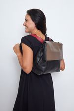 BOLSA_MOCHILA_COURO_TRICOLOR_GRECIA_PRETO_CONCRETOCHILLI_CO3163_PAPEL_CRAFT_2