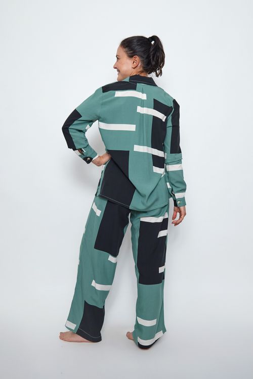 PIJAMA ESTAMPADO TRÊS PEÇAS CONCRETO VERDE