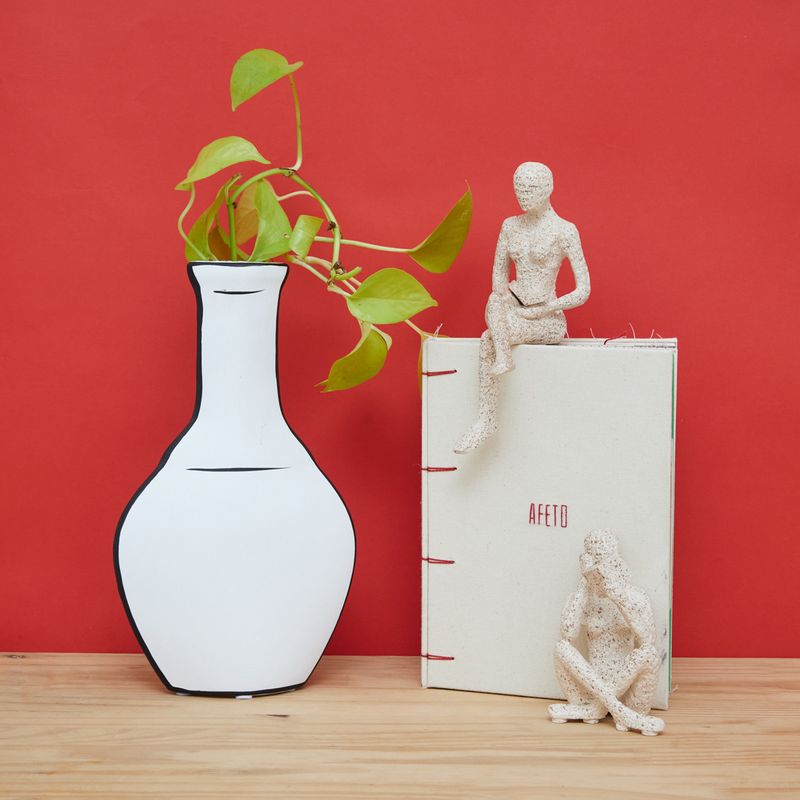 CONJUNTO_2_VASOS_PRETO_ BRANCO_ 20_X_8_X31_CM_VA22626_PAPEL_CRAFT_2