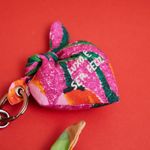 CHAVEIRO_COM_BORDADO_LUXO_E_SER_FELIZ_VA22176_PAPEL_CRAFT_2