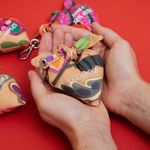 CHAVEIRO_COM_BORDADO_PODEROSA_VA22176_PAPEL_CRAFT_2