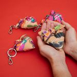 CHAVEIRO_COM_BORDADO_AMOR_CURA_VA22176_PAPEL_CRAFT_3