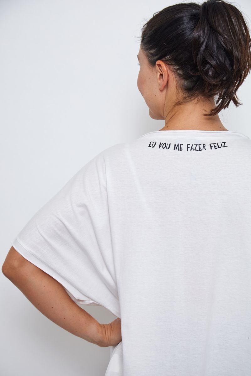 BLUSA_MALHA_SOLTINHA_COM_BOLSO_E_FRASES_FAZER_FELIZ_ROU2325_PAPEL_CRAFT_3