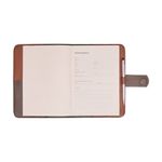 AGENDA_SEMANAL_COURO_LINGUETA_15_5_X_21_COM_CANETA_2026_MOGNO_MILITAR_AG1857_PAPEL_CRAFT_07