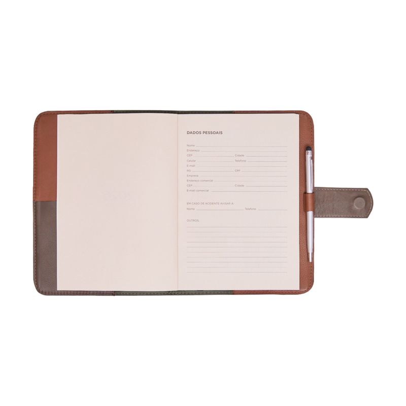 AGENDA_SEMANAL_COURO_LINGUETA_15_5_X_21_COM_CANETA_2026_MOGNO_MILITAR_AG1857_PAPEL_CRAFT_07