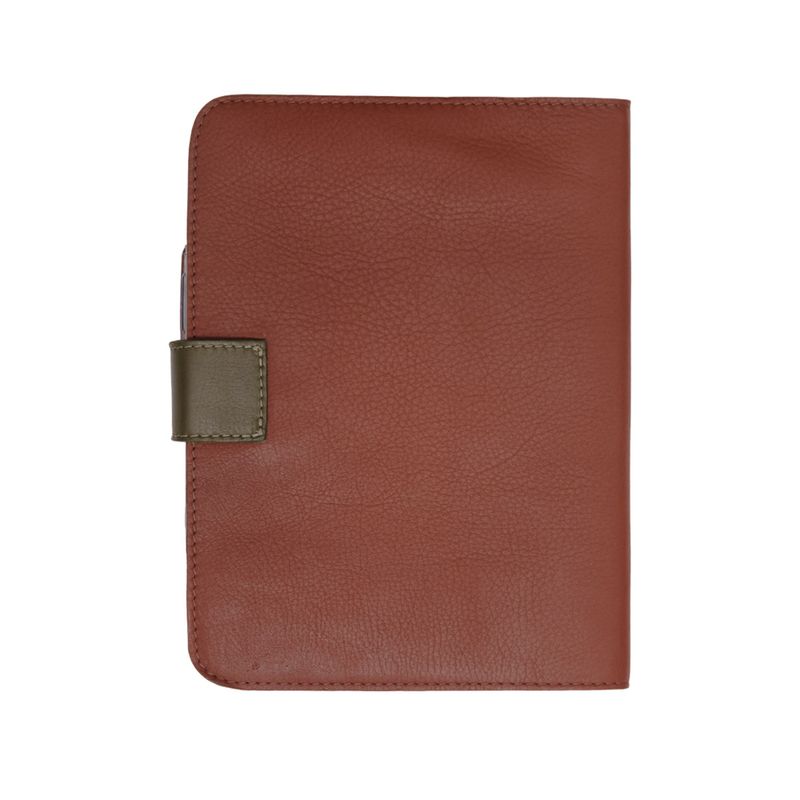 AGENDA_SEMANAL_COURO_LINGUETA_15_5_X_21_COM_CANETA_2026_MOGNO_MILITAR_AG1857_PAPEL_CRAFT_10