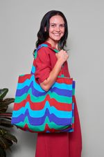 BOLSA_TURISTA_QUADRADA_COM_LENCO_TURISTA_2026_HORIZONTE_CO3162_PAPEL_CRAFT_2