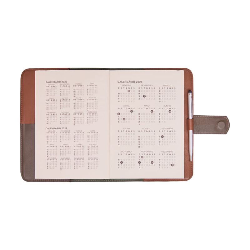 AGENDA_SEMANAL_COURO_LINGUETA_15_5_X_21_COM_CANETA_2026_MOGNO_MILITAR_AG1857_PAPEL_CRAFT_06