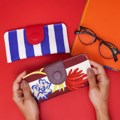 Porta Óculos Lona Horizontal Lingueta Couro
LISTRAS VINHO