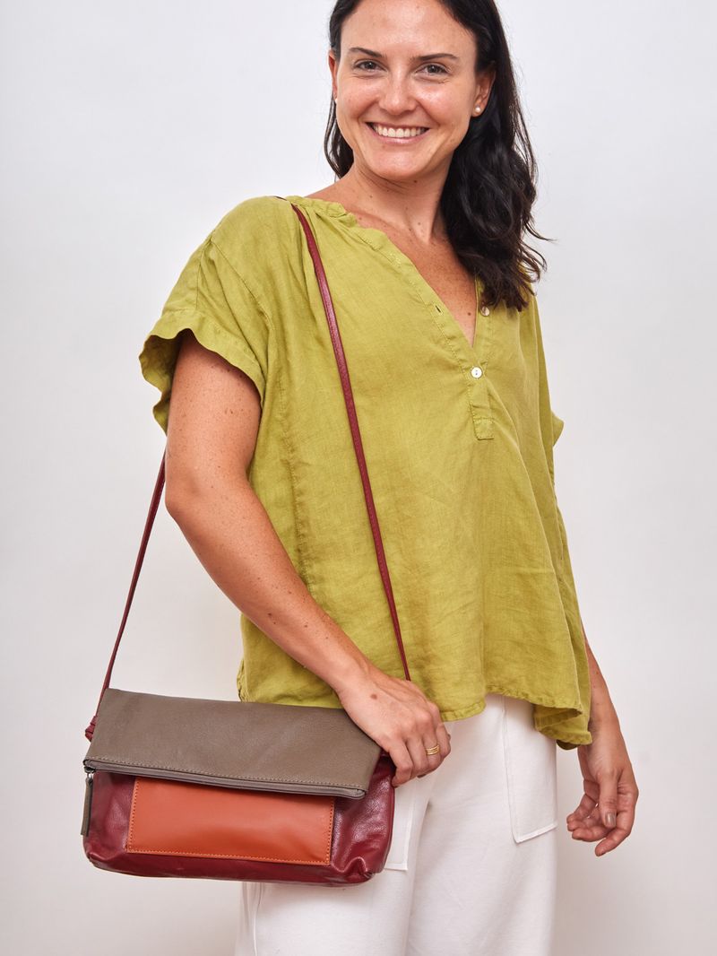 BOLSA_MINI_BAILINHO_COM_BOLSO_TRICOLOR_PIMENTA_CANELA_CONCRETO_CO2657_PAPEL_CRAFT_2