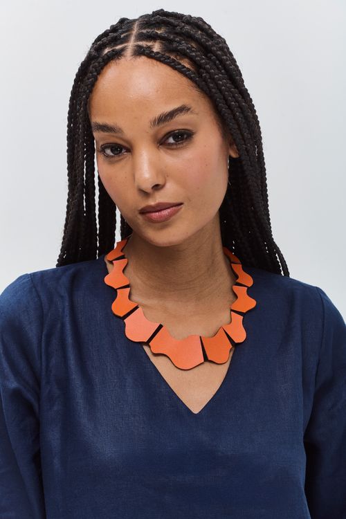 Colar Couro Deixa Fluir LARANJA