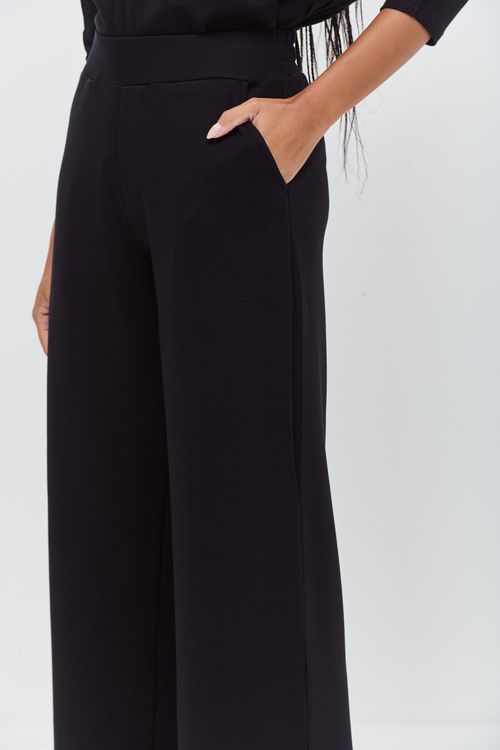 Calça Malha Neo Comprida Prega e Elástico na Cintura
PRETA
