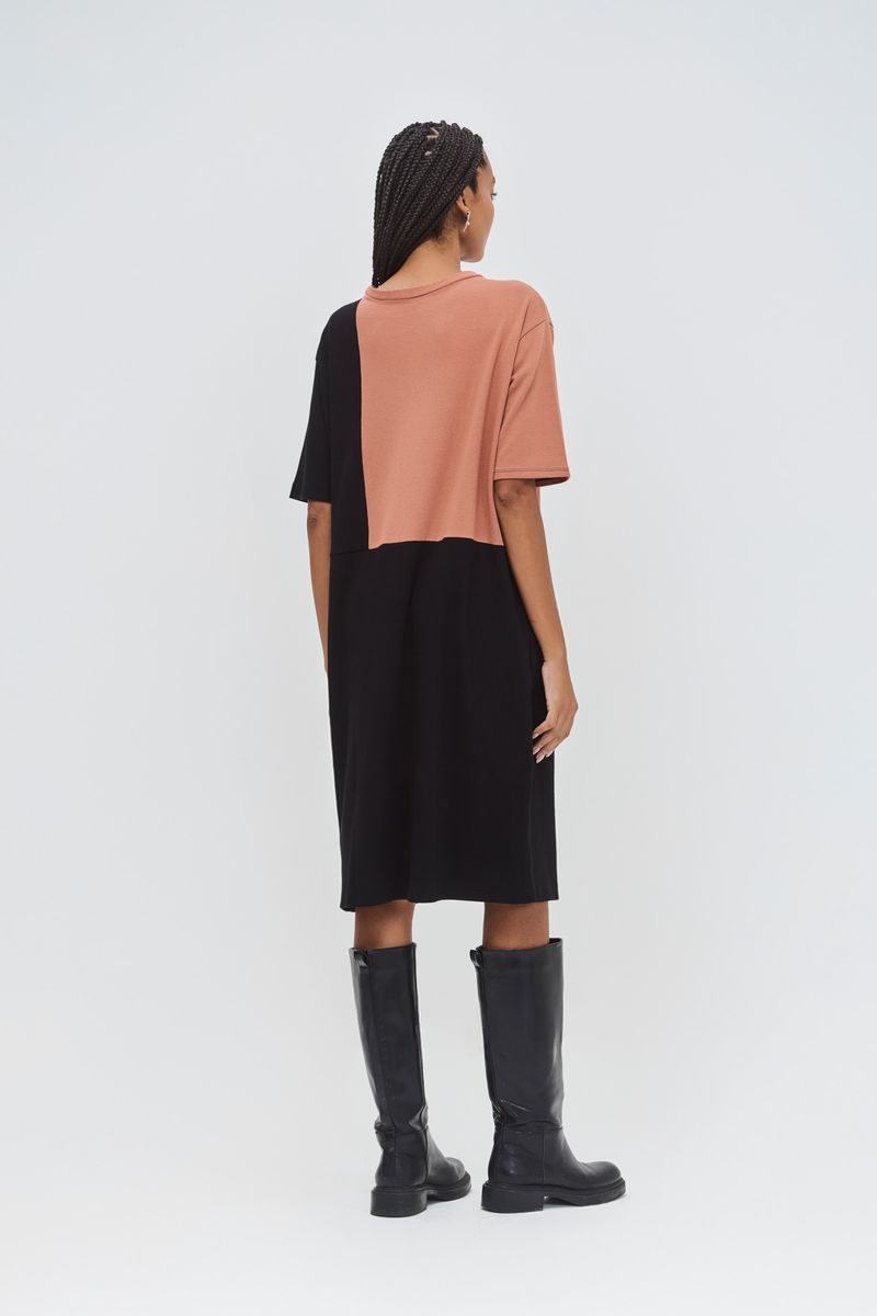 VESTIDO_MALHA_COM_RECORTE_E_BOLSO_PRETO_COM_MOCHA_PRETO_MOCHA_ROU2344_PAPEL_CRAFT_3