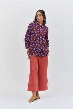 CALCA_LINHO_COM_RECORTE_NA_BARRA_MADEIRA_MADEIRA_ROU2274_PAPEL_CRAFT_1