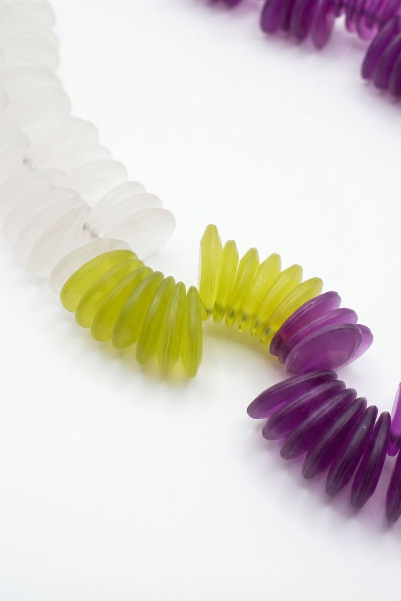 COLAR_SEEDS_TRES_CORES_UVA_BRANCO_LIMAO_ROU2358_PAPEL_CRAFT_3