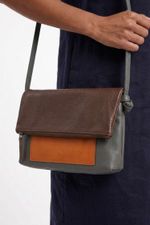 BOLSA_MINI_BAILINHO_COM_BOLSO_TRICOLOR_CIMENTO_ARABESCO_CO2657_PAPEL_CRAFT_1