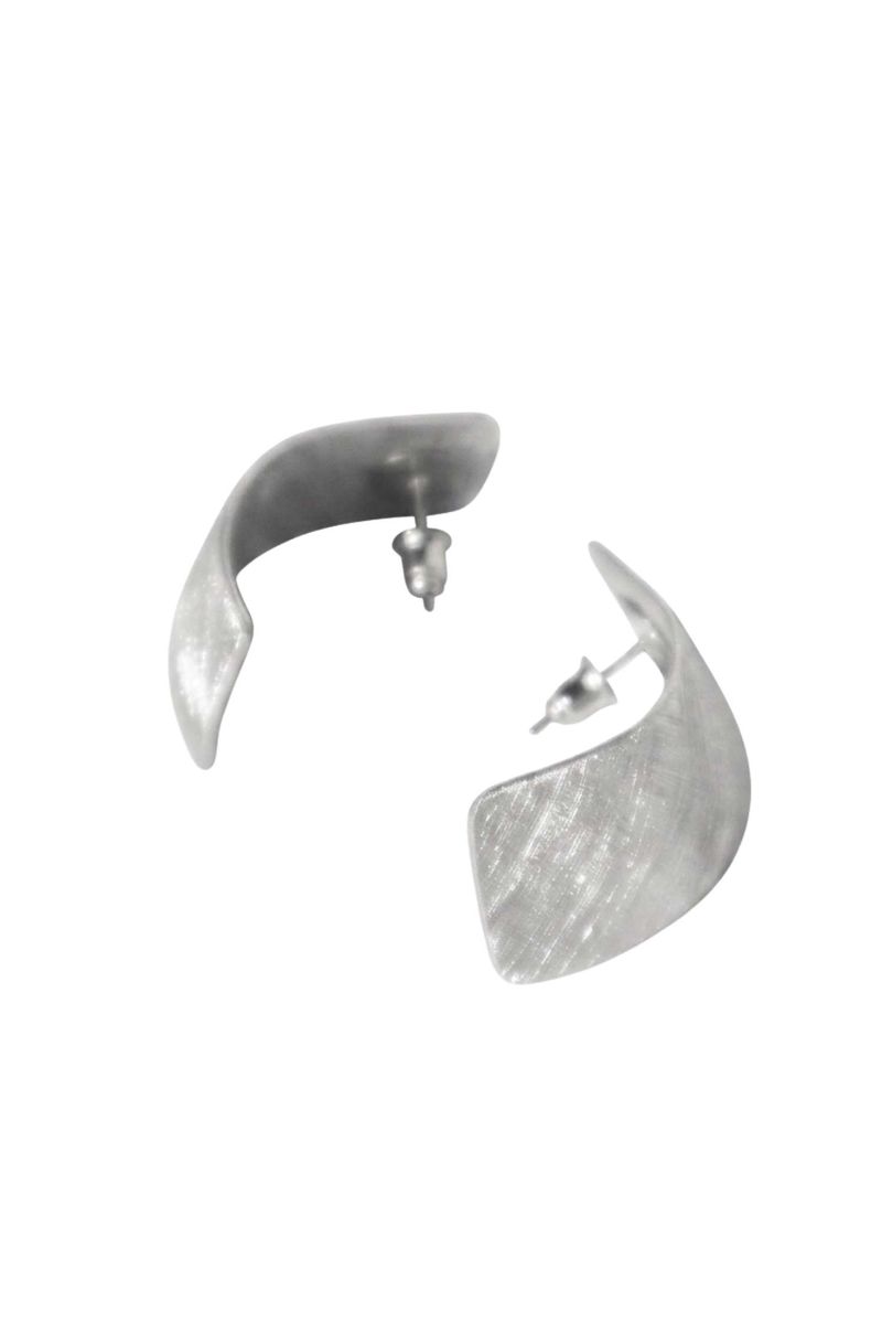 BRINCO_ALUMINIO_MINIMALISTA_CURVO_ROU2364_PAPEL_CRAFT_3