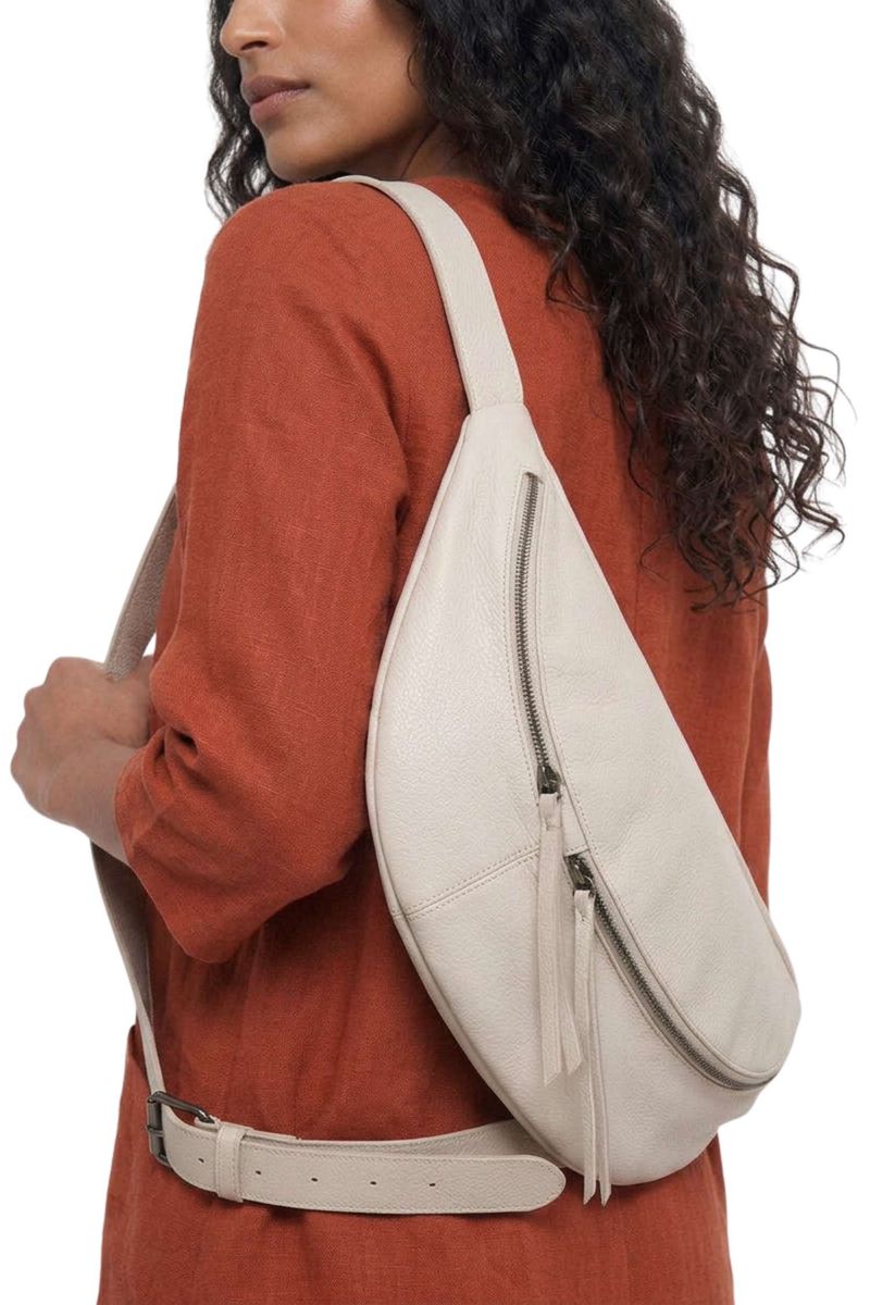 BOLSA_POCHETE_GRANDE_EM_COURO_OFF_WHITE_CO2713_PAPEL_CRAFT_2