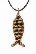 COLAR_PEIXE_MICANGA_COM_FIO_OURO_FOSCO_ROU2363_PAPEL_CRAFT_5
