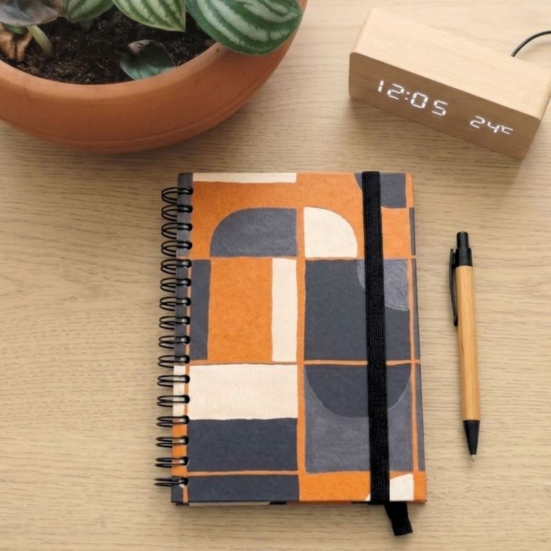 CADERNO_A5_90_FOLHAS_PAUTADO_LADRILHOS_CA2350_PAPEL_CRAFT_2
