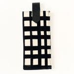 PORTA_OCULOS_LONA_DUPLO_LINGUETA_COURO_XADREZ_GIZ_PRETO_CO3157_PAPEL_CRAFT_1